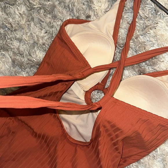 Kona Sol™️ one piece stretchy swimsuit, excellent condition! - Picture 5 of 9